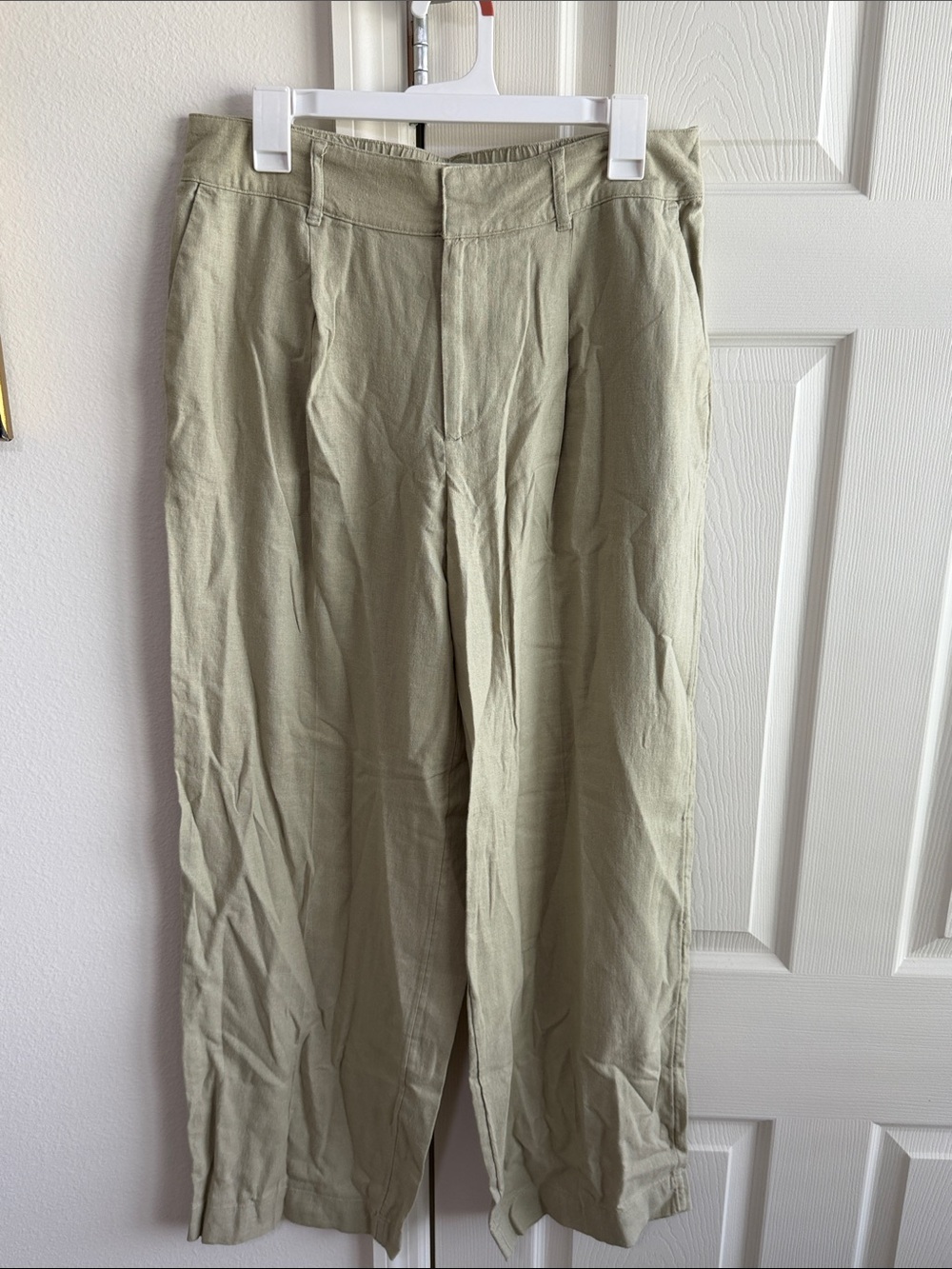 Lightweight Casual Pants in Light Olive